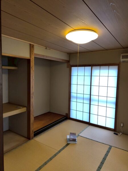 福岡県太宰府市にて中古住宅のクロス張替え工事の施工前写真