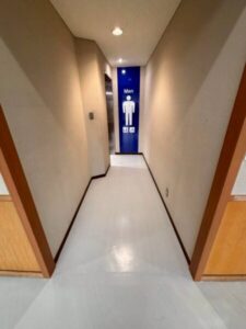 イベントホール改修に伴う床張り替え工事 シート設置 完工